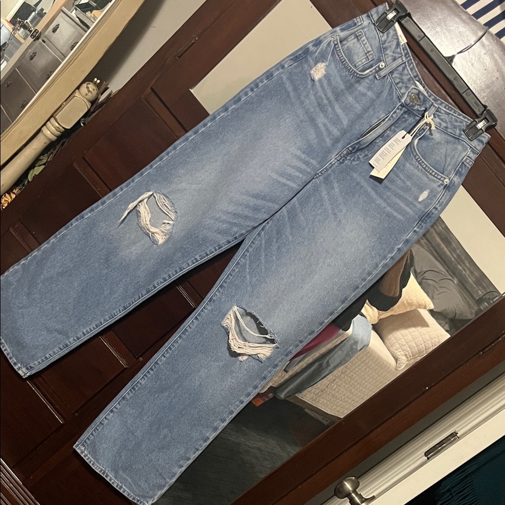 Forever 21 Women's Relaxed Distressed Blue Jeans